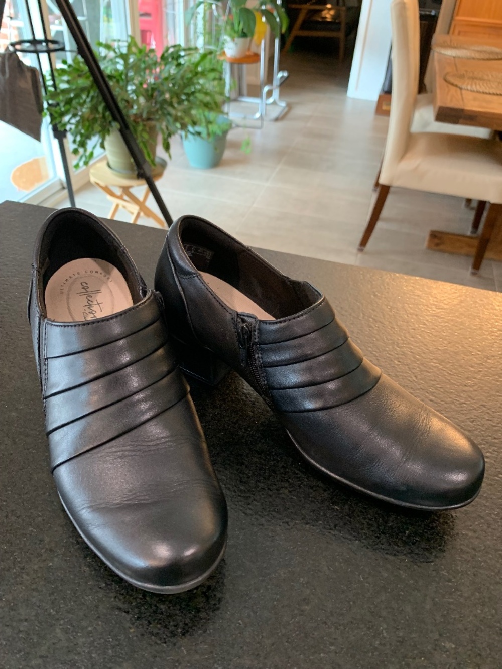 Women's Clarks Ultimate Comfort Collection Size 8.5 M